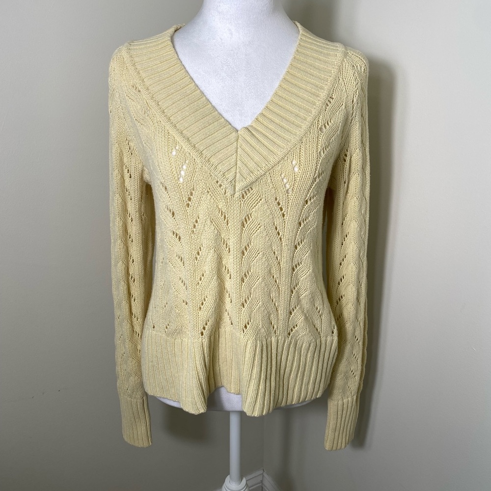Womens yellow cable knit 99’s core pullover long sleeve sweater.  Size medium